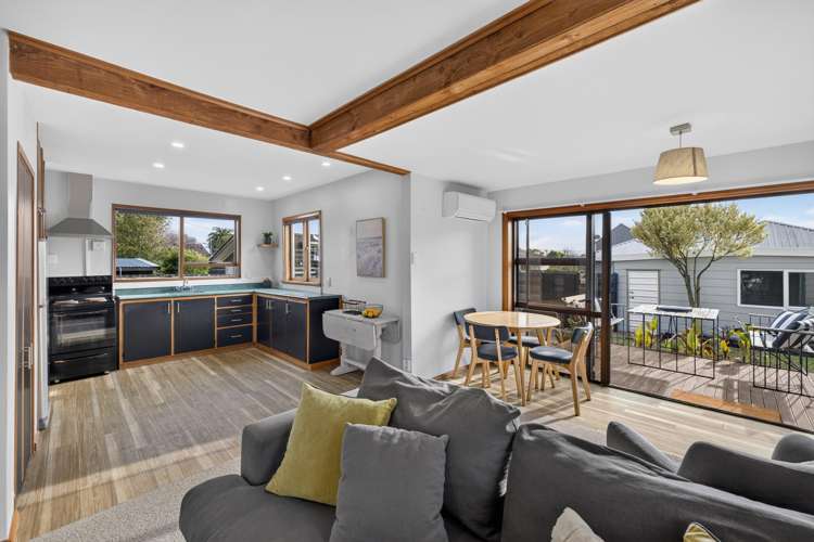 2/146 Beach Road North New Brighton_1