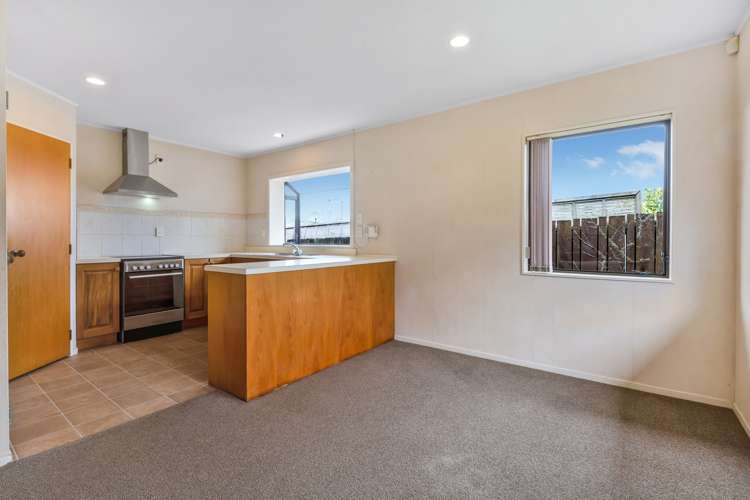 3/2 Channing Crescent Botany Downs_6