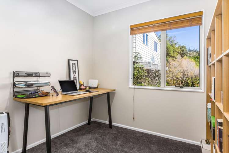 81 Nevay Road Miramar_17