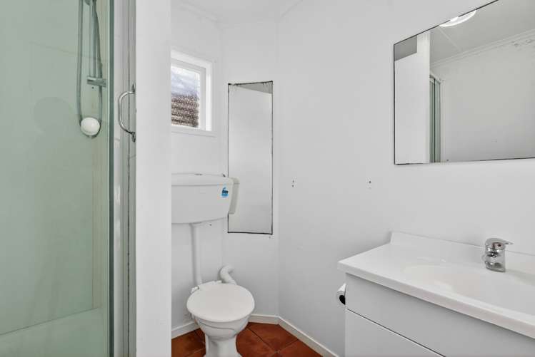 1/2 Tye Road Hillcrest_16
