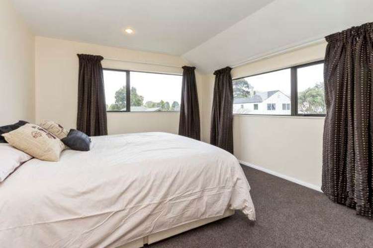 15 Asics Drive Favona_5