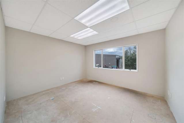 Unit 12, 33 Nga Mahi Road Sockburn_4