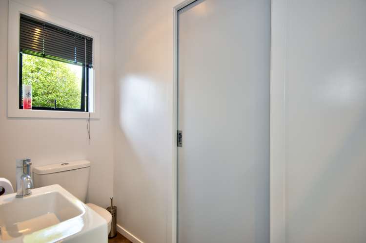 8 Lochburn Avenue Glenorchy_15