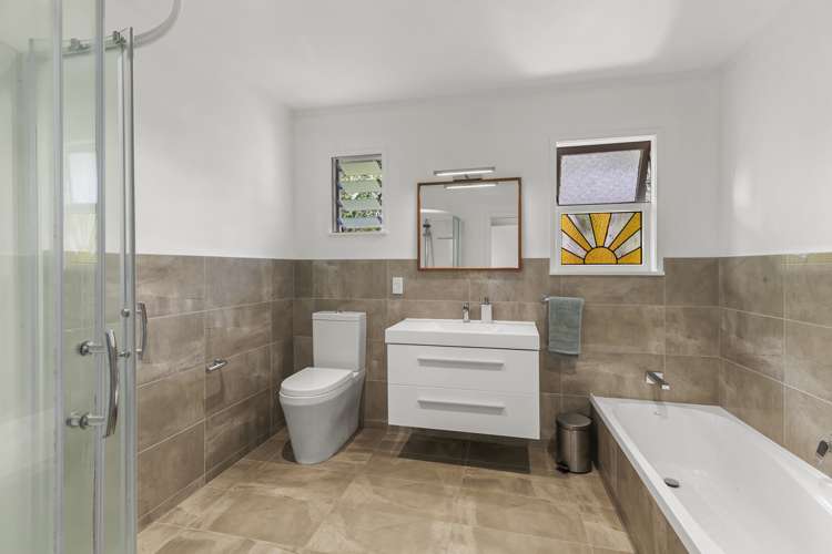 64 Stott Avenue Birkdale_14