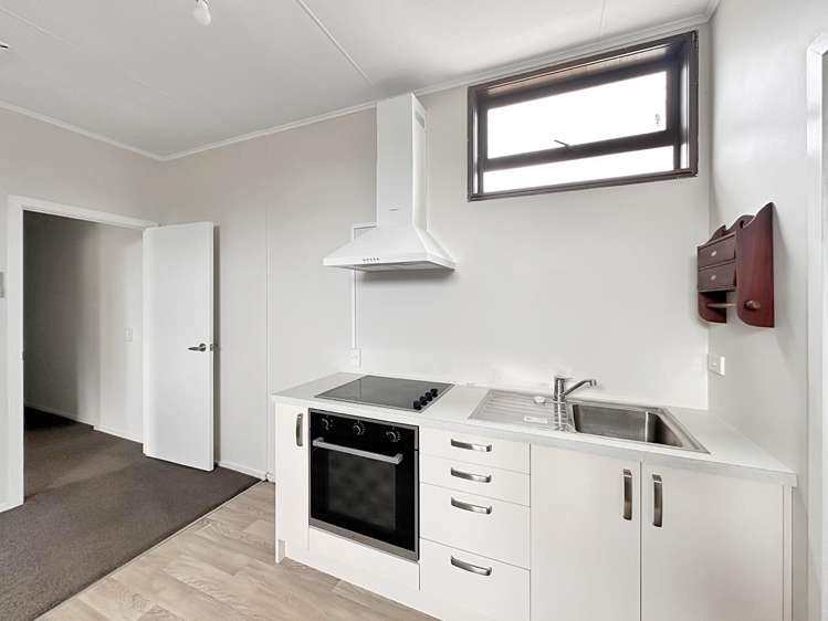 24 Tinirau Street 1236_2