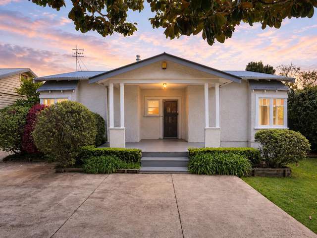 Land, Location & Lifestyle in Hamilton East