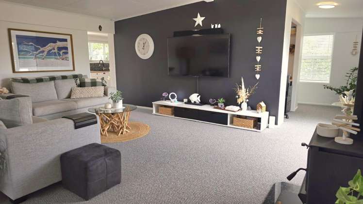 19 West Crescent Te Puru_10