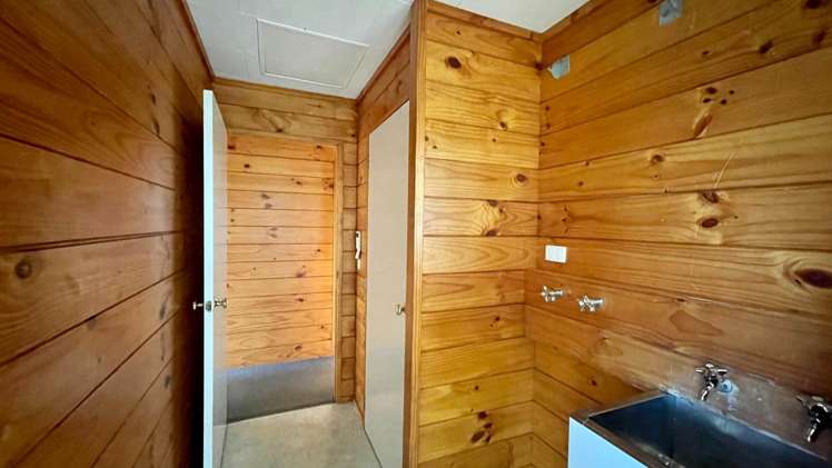 26 Cliff Road Torbay_17