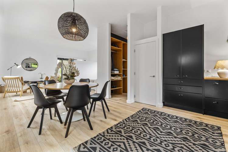 29 Calais Terrace Ostend_25