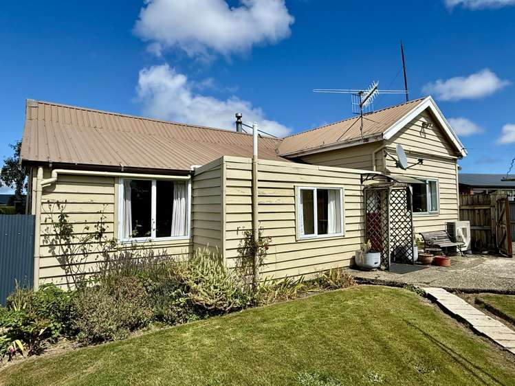 130 Lamond Street East Hargest_18