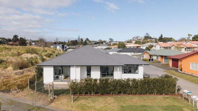 1 Pohutukawa Way Gate Pa_2