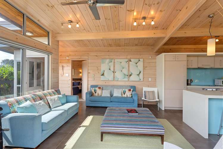 32 Reay Mackay Grove Waikawa Beach_10