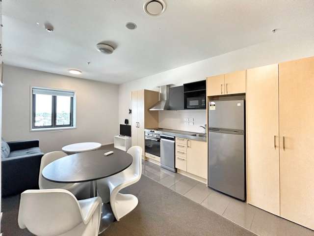 608/17 Putney Way Manukau_4