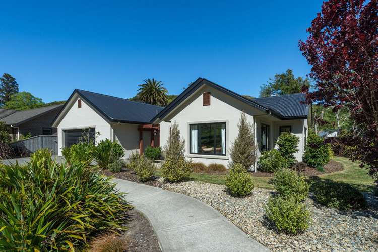 8 Sunningdale Drive_0