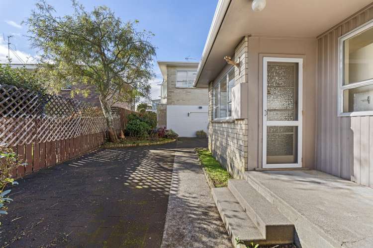 2/50 Paynters Avenue Strandon_2