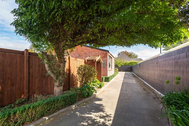 327 Avonhead Road Avonhead_1