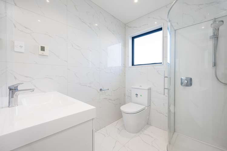 2 Lords Way Silverdale_9