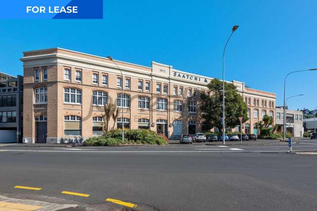 Office In The Iconic Saatchi Building