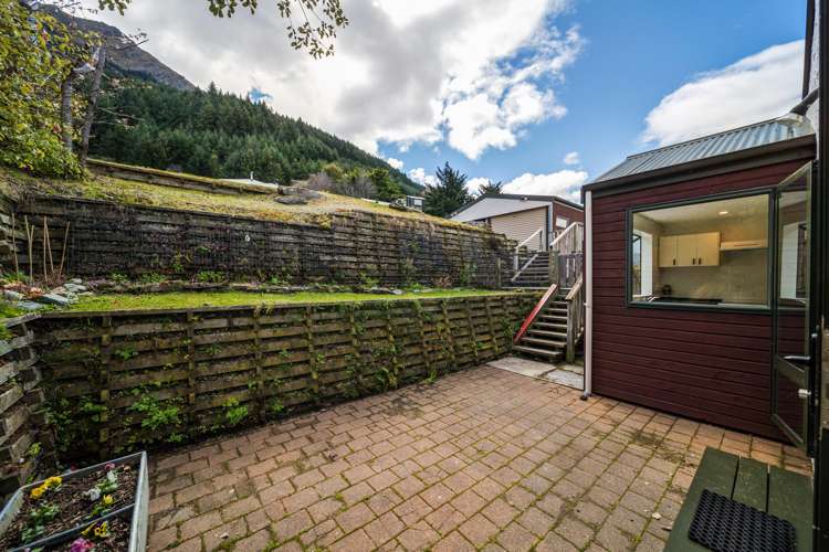 8b Wye Place Fernhill/Sunshine Bay_15