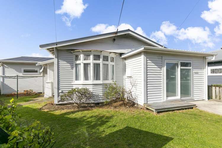 94 Kauri Street Miramar_18