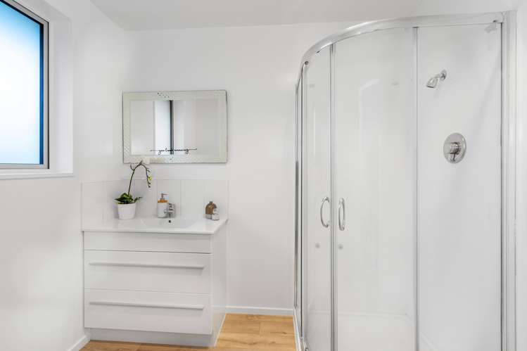 2/41 Valecrest Avenue Parklands_9