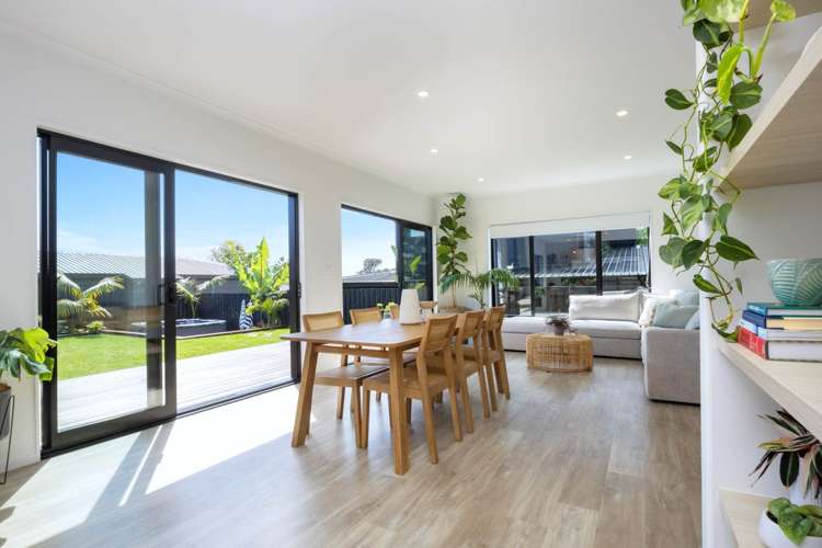 43 Golf Road New Lynn_7