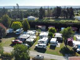 Teachers who quit Auckland in disgust find buyers for their holiday park escape