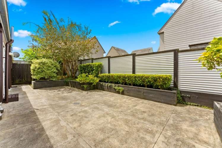 1/1 Gatman Street Birkdale_7