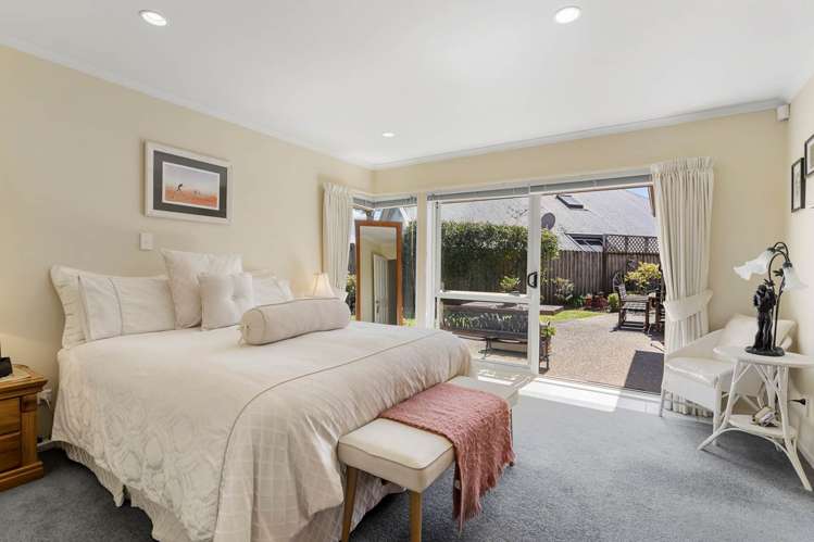 210 Hill Road The Gardens_16