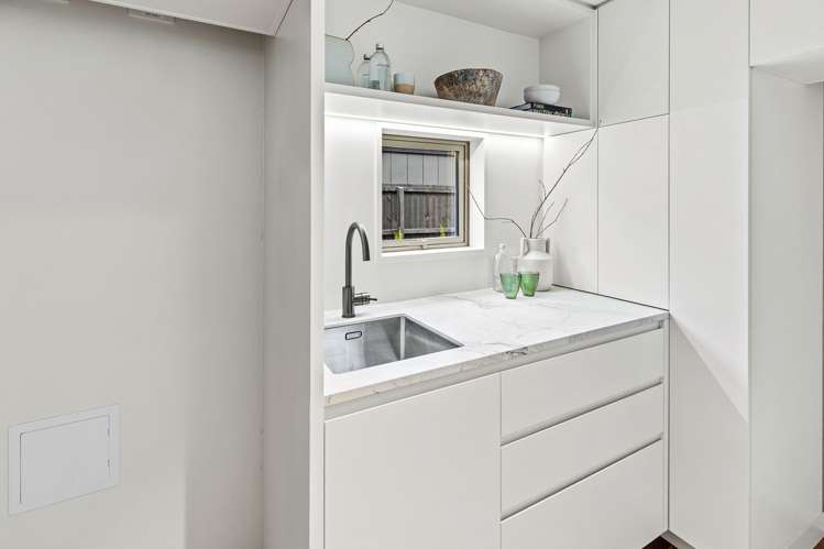 2/22 Clissold Street Merivale_6