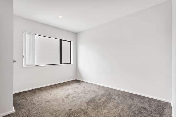 54 Bordeaux Parade Te Atatu South_10