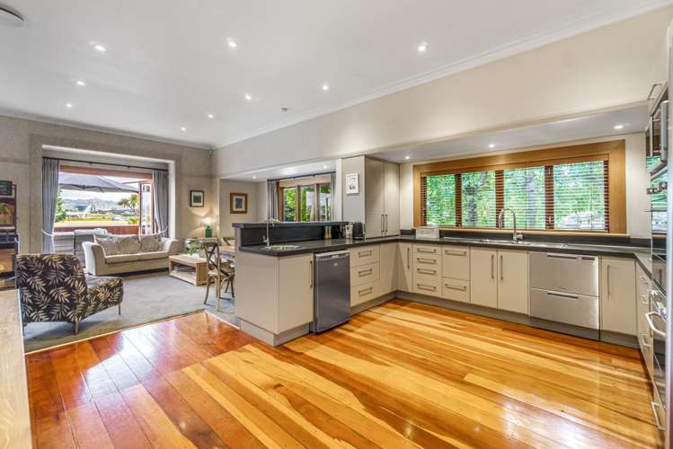 6 Waterfront Road Mangere Bridge_10