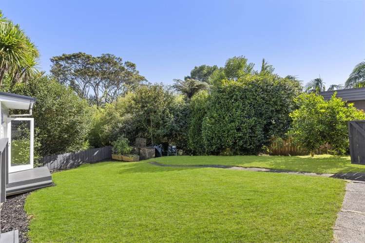 38 Eskdale Road Birkdale_3