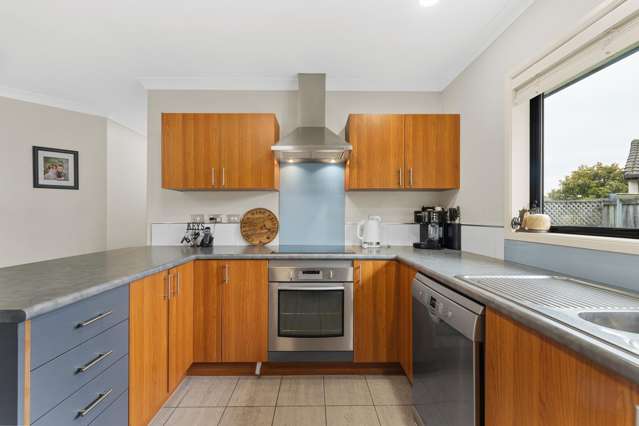 19 Cayman Close Shirley_3