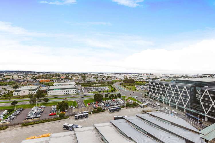 1111/17 Putney Way Manukau_11