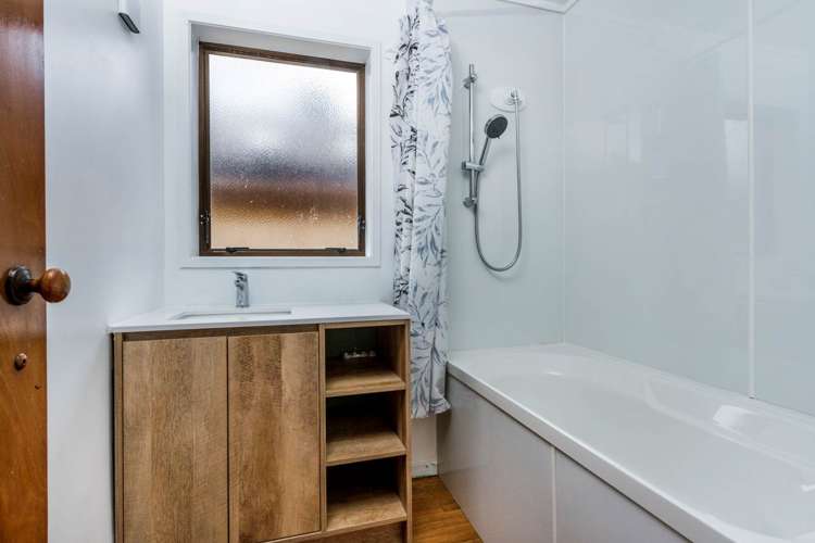 2 & 3/1 Claude Brooks Lane Henderson_12