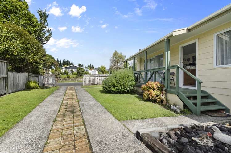 92 Amanda Avenue Dinsdale_11