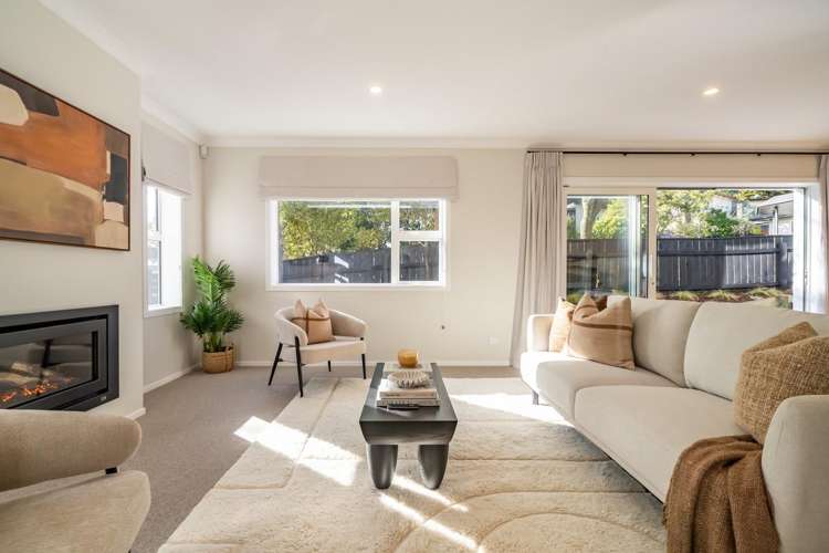 70a Heretaunga Square Silverstream_18