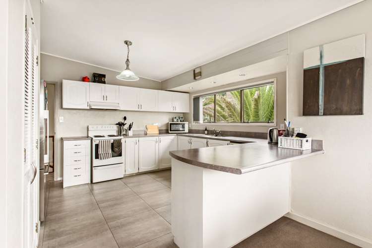 2 Spruce Place Totara Heights_5