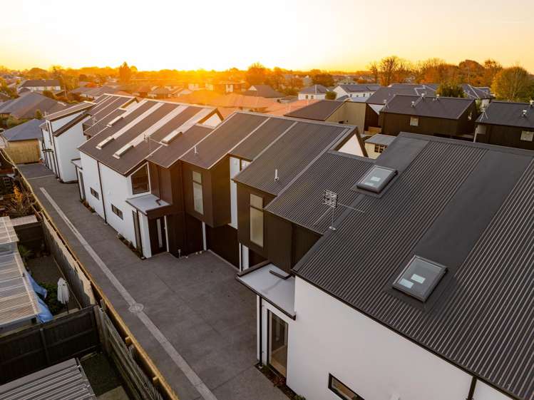 2/25 Allard Street St Albans_1