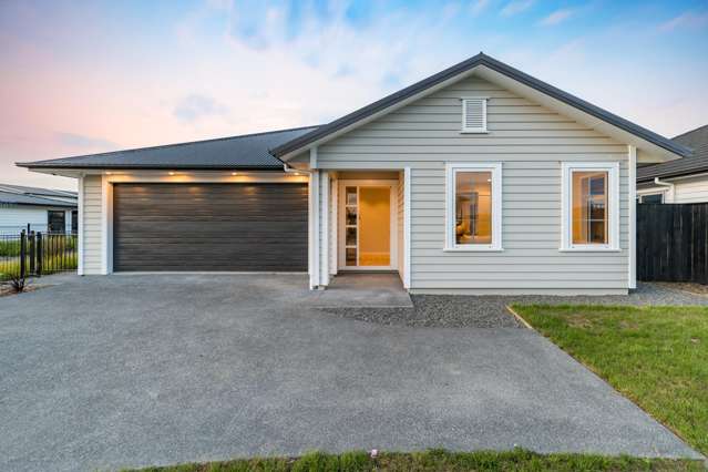 Stunning Family Home in Milldale - Auction (USP)