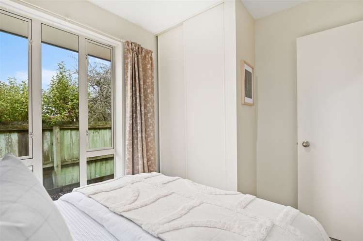 4 Fleur Lane Burwood_11