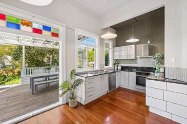 5 Allenby Avenue_2