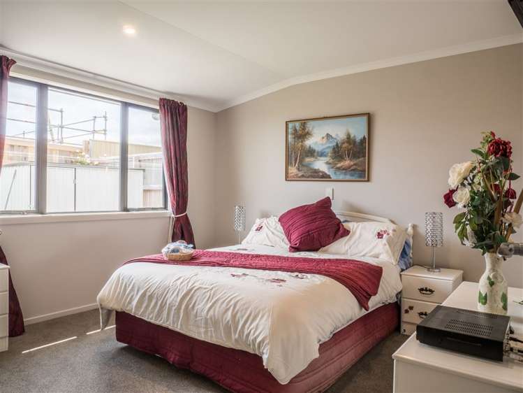 49 Fairose Drive Richmond_12