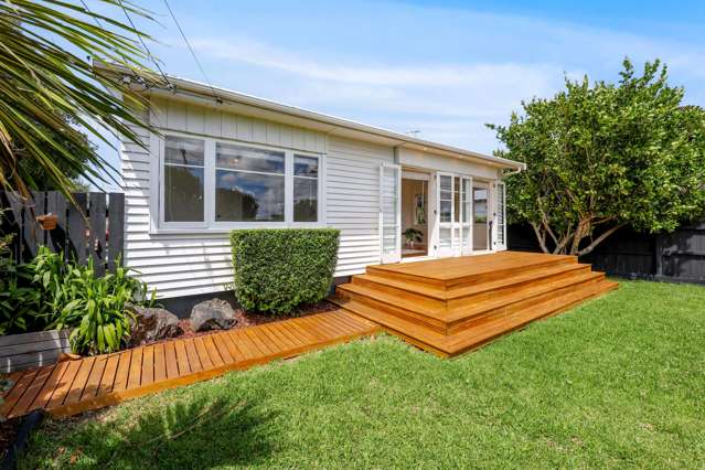 Charming Home in Premium Mangere Bridge Pocket