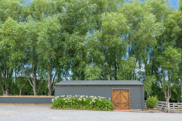 315 River Road Gore Surrounds_31