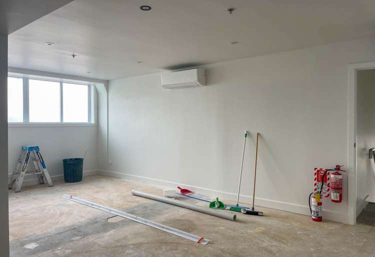 Shop 4/98-104 Albert Street_0