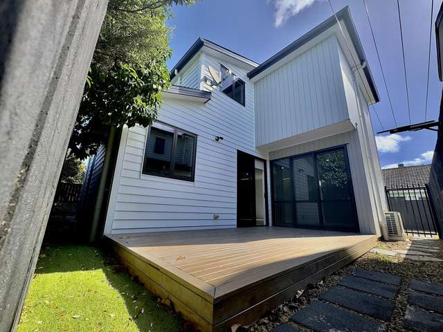 Spacious, Sunny & Seriously Convenient