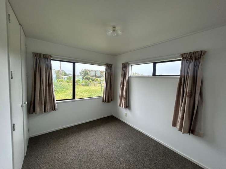 47 McRobbie Road Kingseat_6