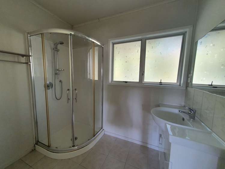 4/11A Bayside Avenue Te Atatu Peninsula_13